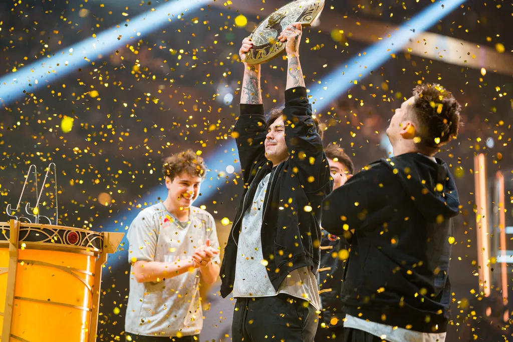 Team Spirit выиграла три чемпионата за август — по Dota 2, CS2 и Mobile Legends